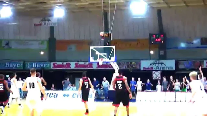 Kai Behrmann beats the "Buzzer" at the Pro A Game ...