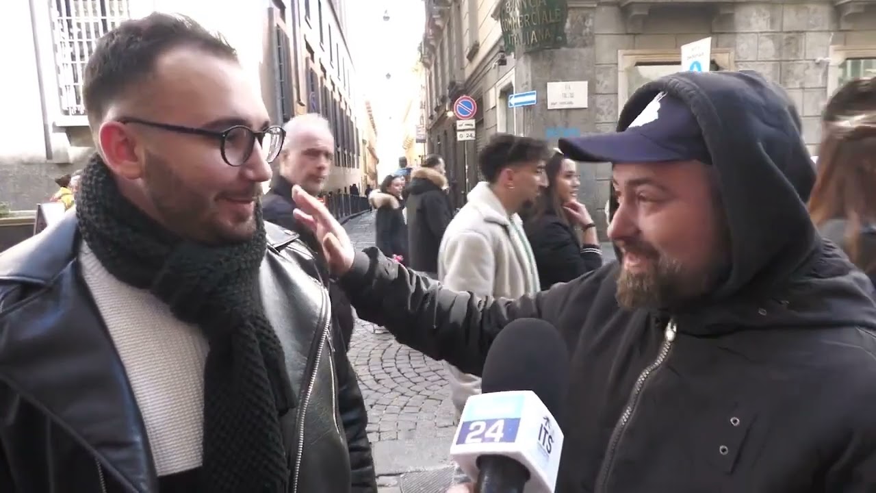 Tifoso Napoli vs tifoso Milan, si accende la sfida di Champions League! ⚽⚔ Quarti di finale