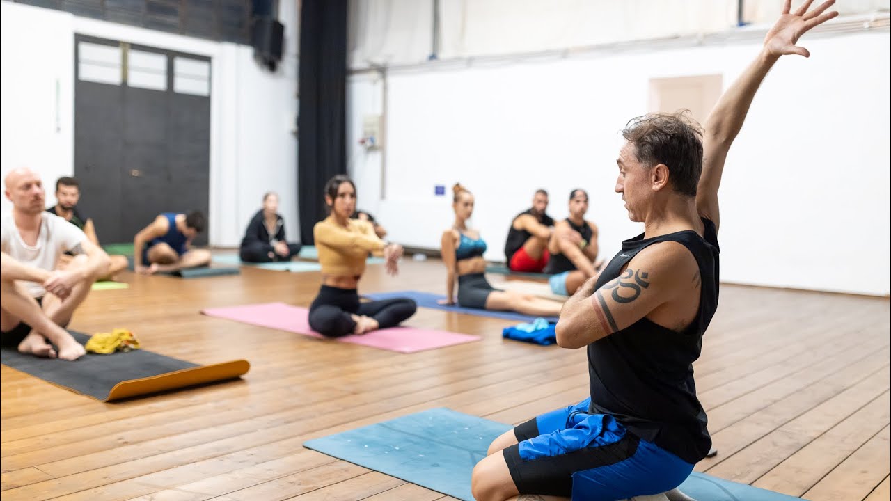 Rocket Vinyasa yoga 1 base-60 minuti