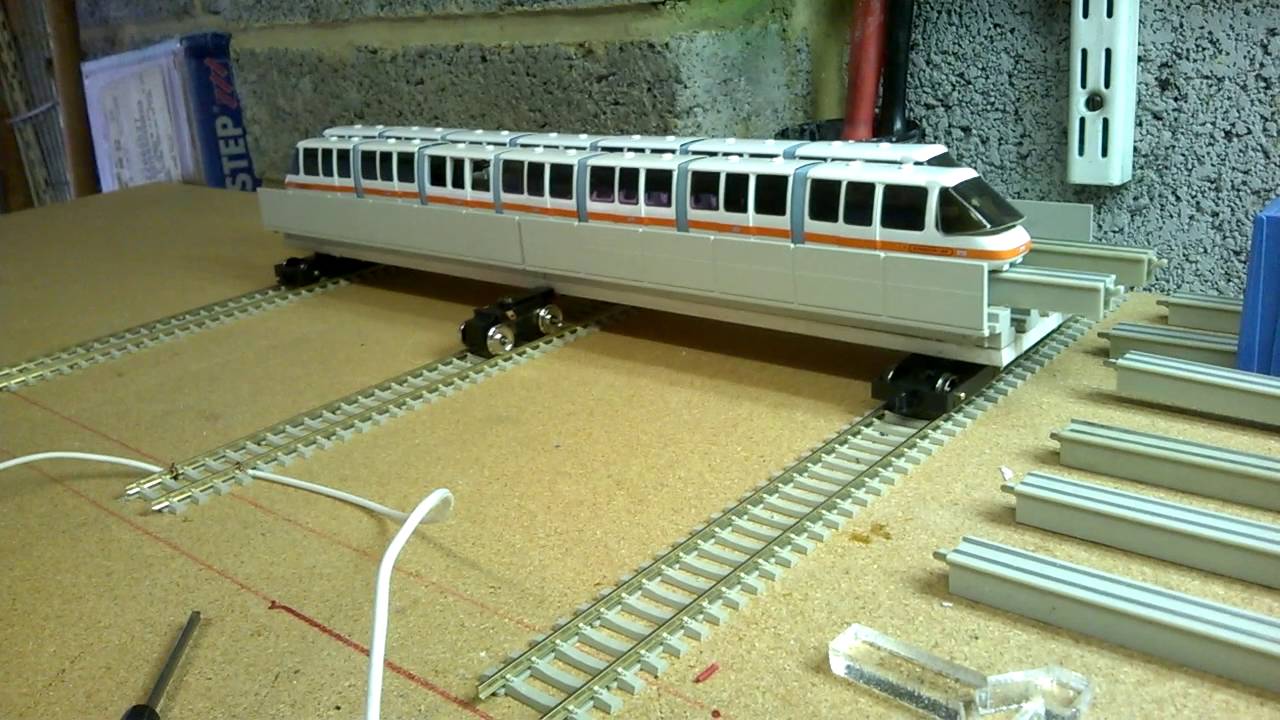 HO scale monorail model railway - first test of new 