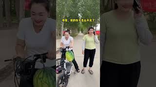 #开心逗你乐 #搞笑 奇怪,我的车子怎么不见了?