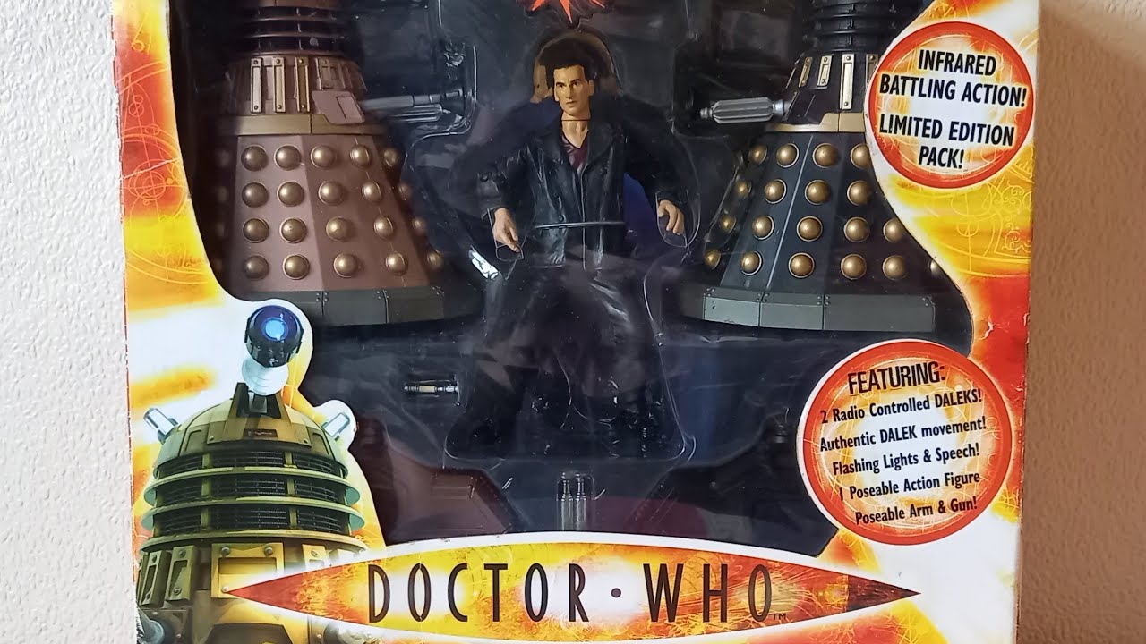 Doctor Who Dalek Battlepack Review (9th Doctor Version/2005) - YouTube
