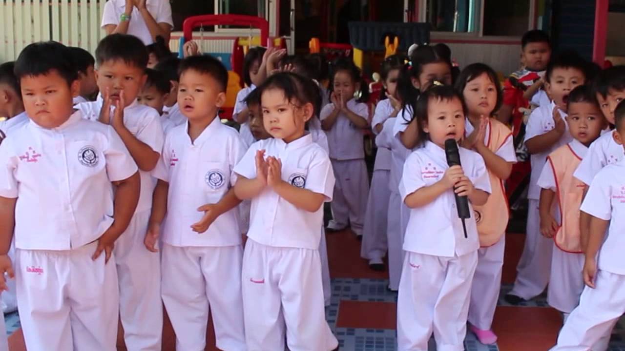 กิจกรรมหน้าเสาธง 1/2558