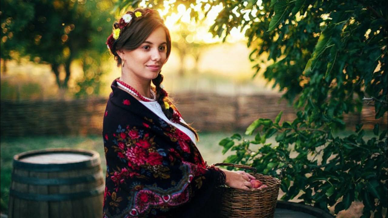 запорожская казачка внешность. красивая казачка. женщина донская казачка. русская женщина с косой. кубанская казачка.