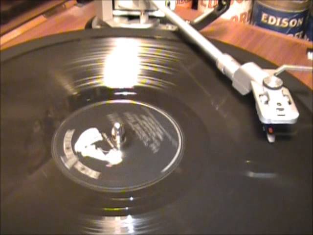 Jingle Bells - The Singing Dogs Jingle Bells - The Singing Dogs