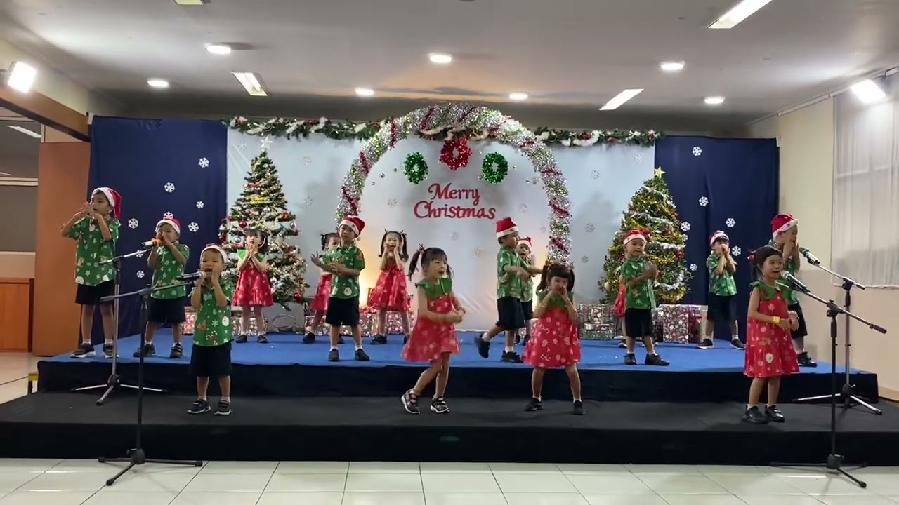 Brielle first time pentas hehe