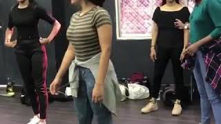 Pearly Maaney Dancing Video