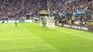 Lionel Messi Nutmeg Live