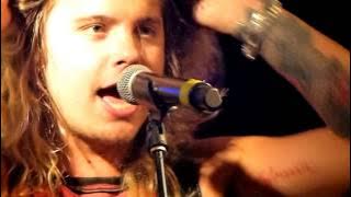 Santa Cruz - River Phoenix (live)