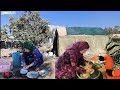 The difficult life of a nomadic family living in a tent and with a two-month-old baby 😰
