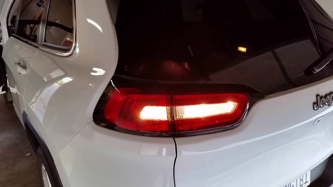2014 2018 Jeep Cherokee Testing Tail Lights After Changing Burnt Out Reverse Light Bulb Youtube Jeep Cherokee Tail Light Jeep