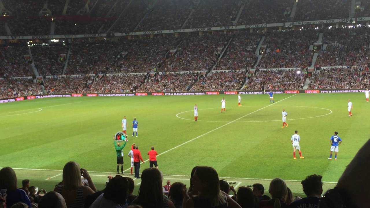 Soccer Aid Louis Tomlinson & Robbie Williams make their enterance