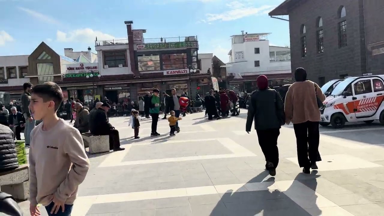 Diyarbakır merkez Sur içi Ulu Cami hanlar hamamlar ciğerciler Sokak gezintisi ￼