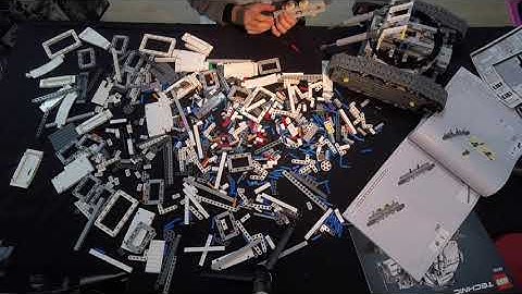 Lego 42100 Liebherr R 9800 Build Time-lapse