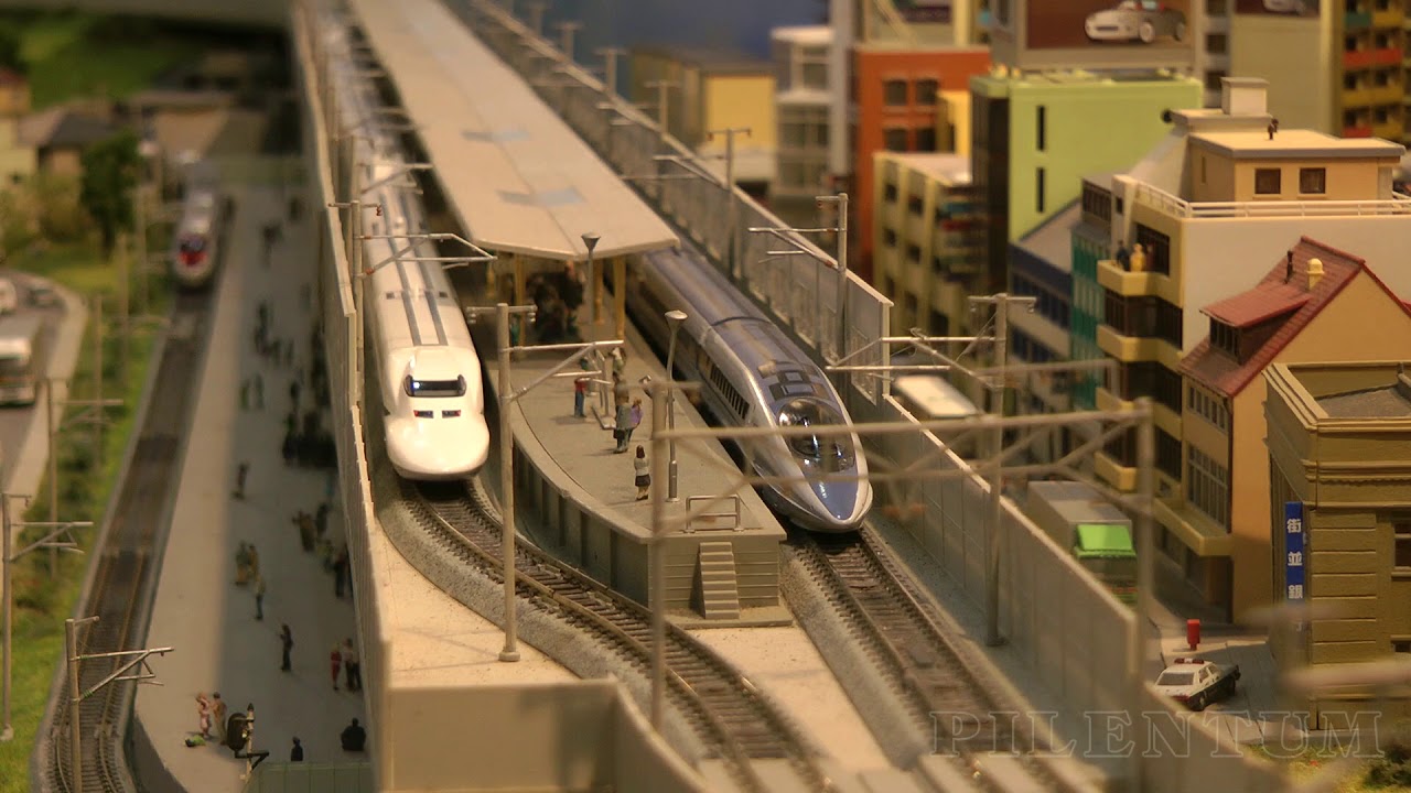 High-Speed Trains in Japan: KATO N 