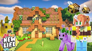 Playing Minecraft as a BEE?!  Modded SMP  New Life #1