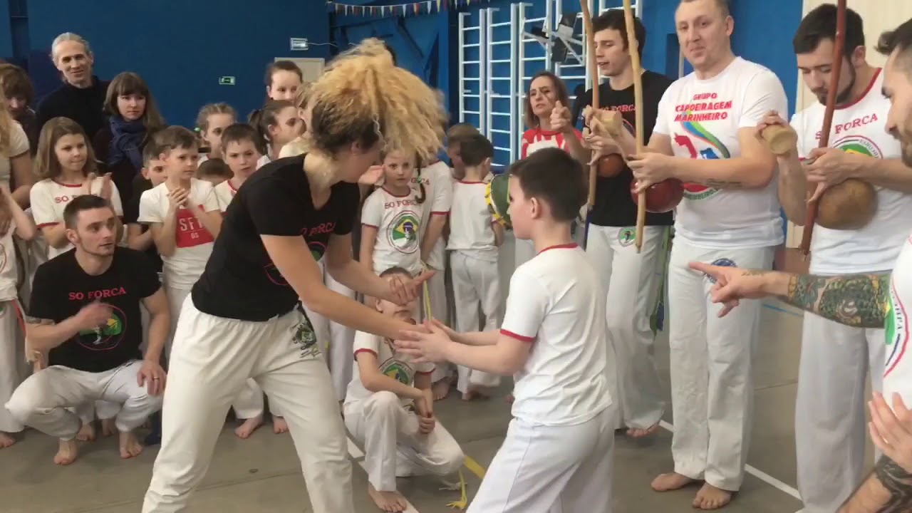 Vida de Capoeirista Vlog #14 Rússia 🇷🇺 | Aulas & Rodas 🤸🏿‍♀️ Bombril & Alegria CDO