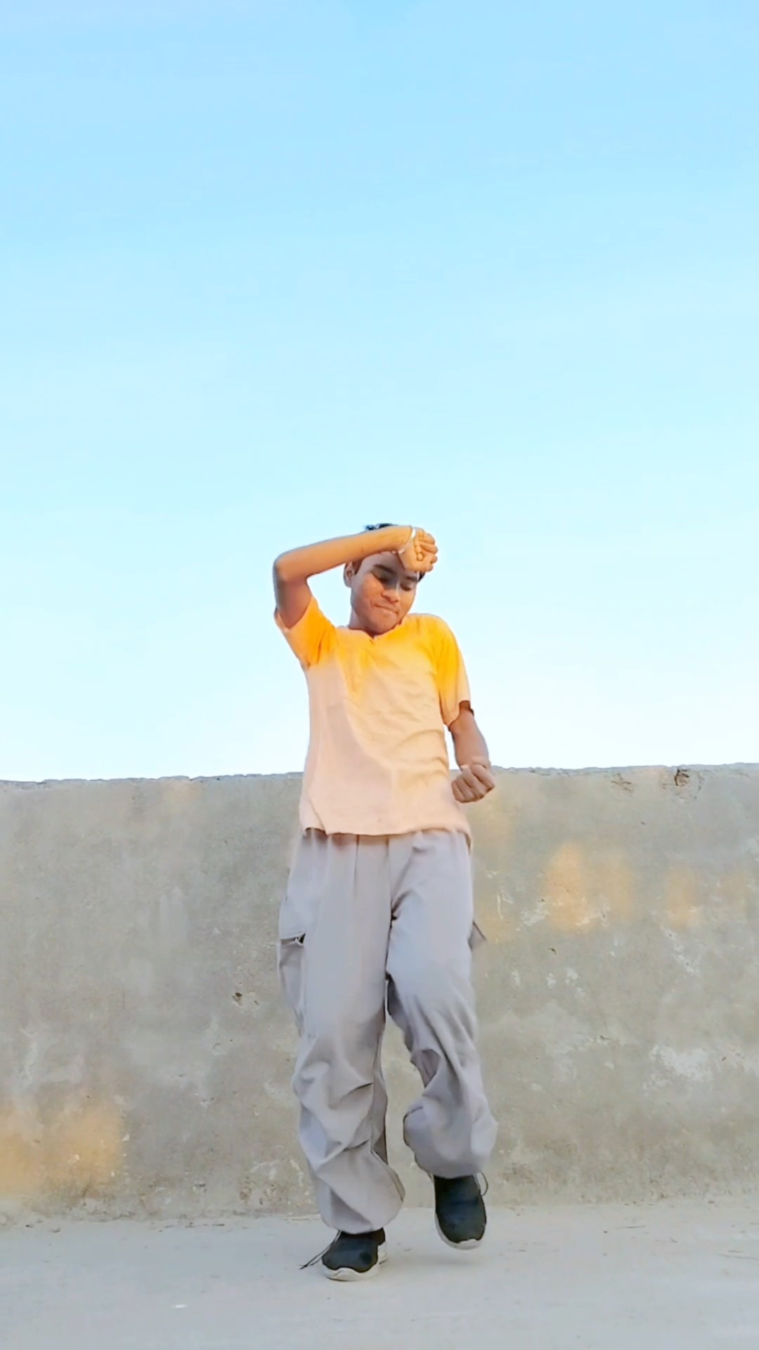 Taras Ni Aaya ? l Dance Cover l Vinod l #tarasniaayatujhko #shortsdance #shorts #trending