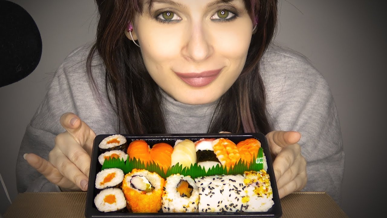 EATING A LOT OF SUSHI! - ASMR MUKBANG 🍣🍱