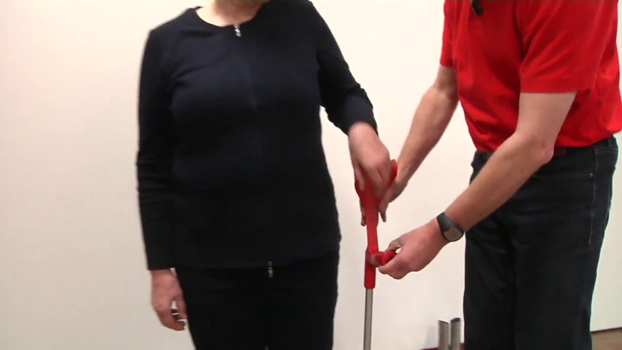 ziekenhuis Definitie koppeling Adjust crutches handles to the correct height - YouTube