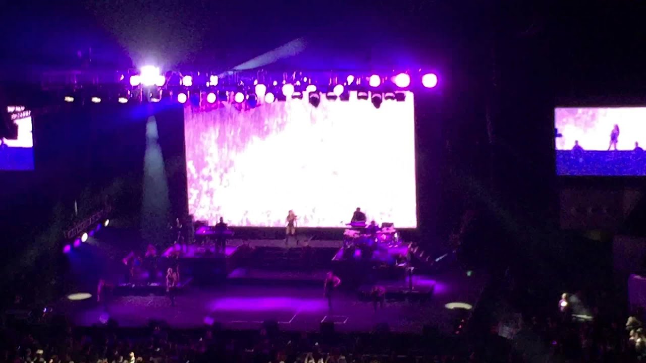 Ariana Grande in Manila - Be My Baby (Live)