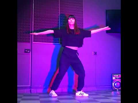 Elfrenchiesmok TurnUp Dance Video