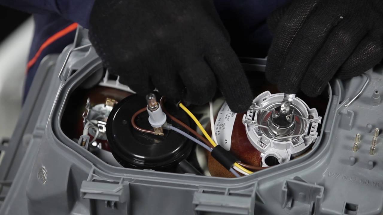 Hvordan bytte frontlykt på MERCEDES BENZ 190 W201