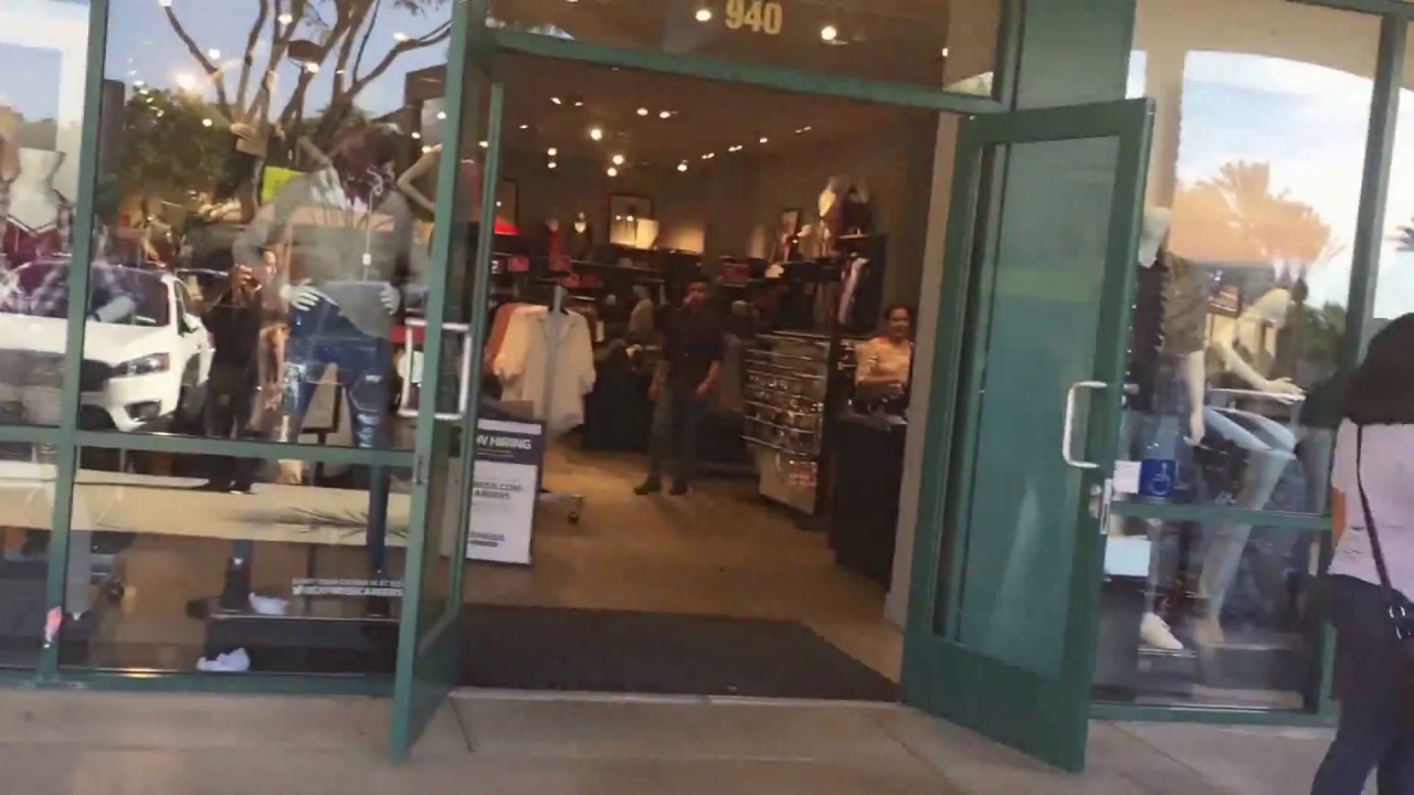 New at Los Angeles | Camarillo California outlets!!!! ???? - YouTube