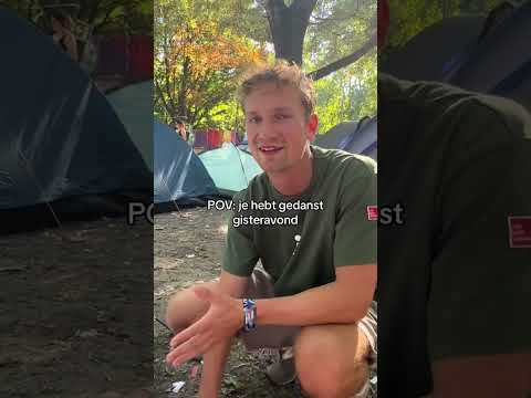 Beetje raar als je met vreemden gaat praten, toch? . . . . #sziget #szigetfestival #festivalcamping