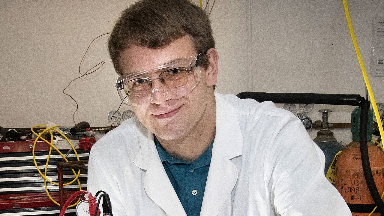 Christopher Hayes '19 Researches Solar Energy at Brookhaven National Lab -  SBU News