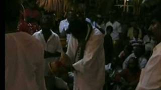 Cérémonies Avant Dallumer Le Feu