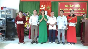 Đồng chí Bí thư huyện ủy dự Ngày hội Đại đoàn kết toàn dân tộc, Khu Phố Chiềng Trải Thị trấn