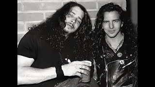 Seattle Scruffs 28.  Soundgarden with Eddie Vedder - Outshined 1992