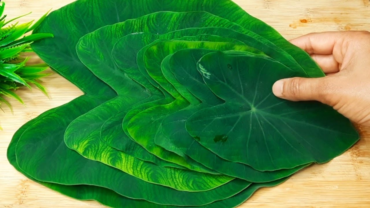 एकदा या पद्धतीने अळू वडी बनवून बघा मुले तर मुले सगळेच आवडीने मागून मागून खातील अशी मस्त वडी