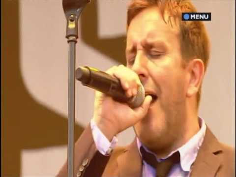 The Specials - Do Nothing (Glastonbury 2009)