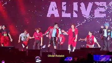 Stray Kids 스트레이 키즈 @ Lollapalooza in Paris - Super bowl | Fancam