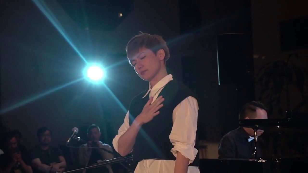 HOCC何韻詩 首次唱自己第一首寫的歌《由十七歲開始》(原唱: 梅艷芳) | DSDW滿地可站