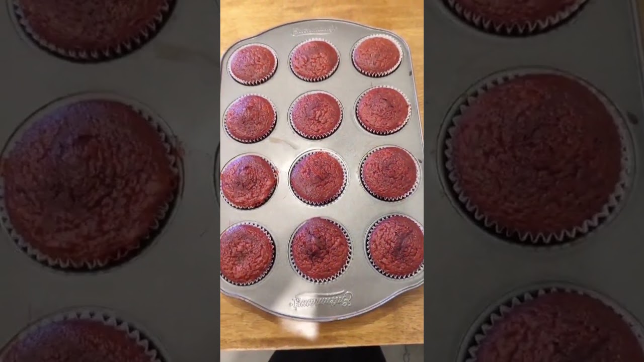 Cupcake Flavor Breakdown! Red Velvet cake with a chocolate chip cookie bottom 🥰