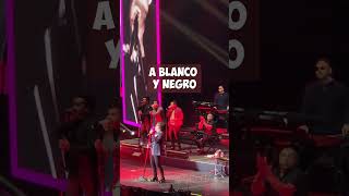 A Blanco y Negro Silvestre Dangond en Vivo