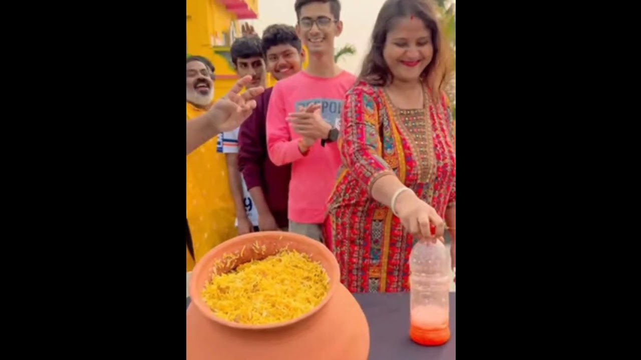 গরম গরম হান্ডি চিকেন মজা দার খেলায় বোতল ফিলিপ করো আর উপহার জিতে নেয় #viralvideo 