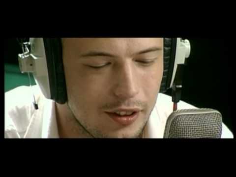 Gorki featuring Flip Kowlier - Mia [live]