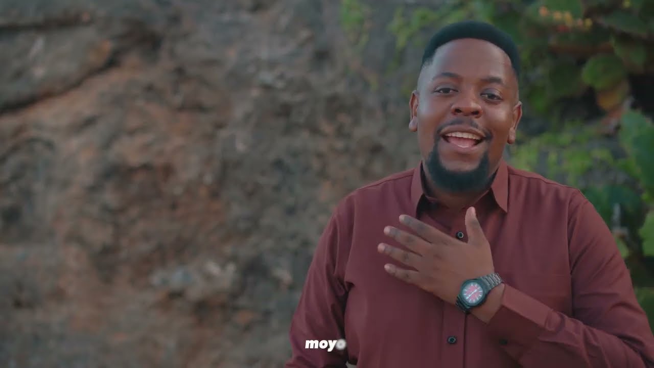 Watch Kibonge Wa Yesu - Moyo (Clip officiel) on YouTube Watch Kibonge Wa Yesu - Moyo (Clip officiel) on YouTube