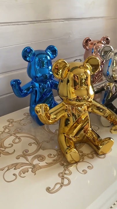 Мишки Bearbrick - YouTube