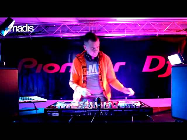 DJ PIANOO