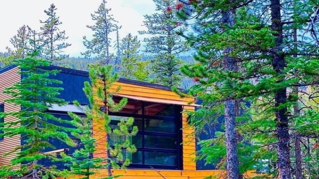 910 Lower Clear Creek Trail, Anaconda, MT Presented by Michele