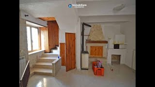 House divided in 2 large apartments with 4 bedrooms for sale in Abruzzo, Italy