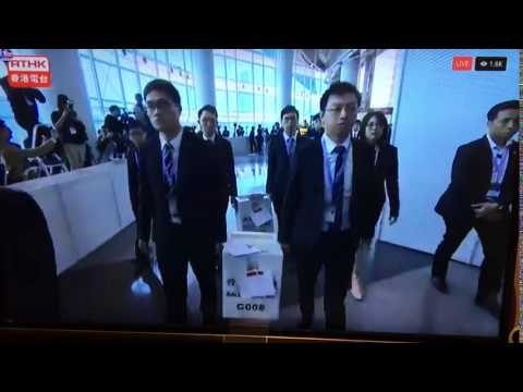 林鄭777扶靈現場