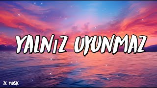 Ebru Yaşar - Yalnız Uyunmaz - (Şarkı sözü / Lyrics) Resimi