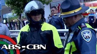 TV Patrol: Pulis, pekeng HPG timbog sa pag-'escort' ng mga dayuhan sa casino screenshot 4