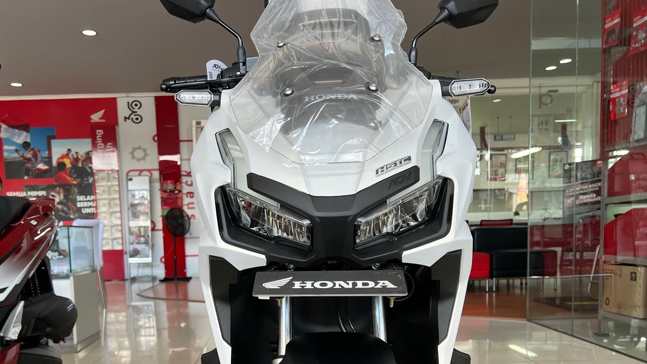 New 2025 Honda ADV 160 ABS in Tough Matte White - The Most Comfortable Adventure Bike for Beginners!